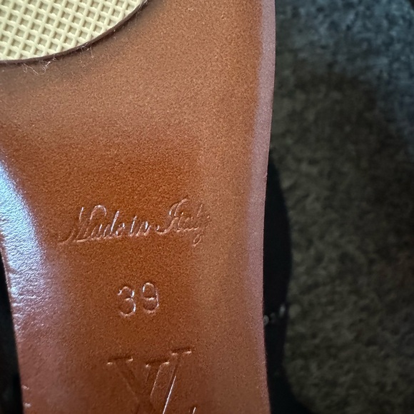 Louis Vuitton shoe - Picture 5 of 6